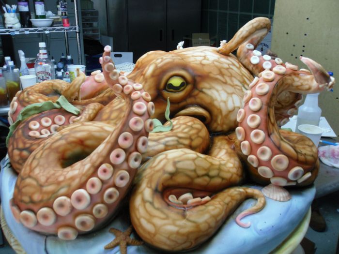 Гигантский торт в форме осьминога (6 фото)