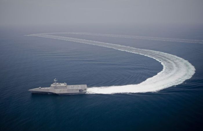 USS Independence - новинка американского флота (15 фото)