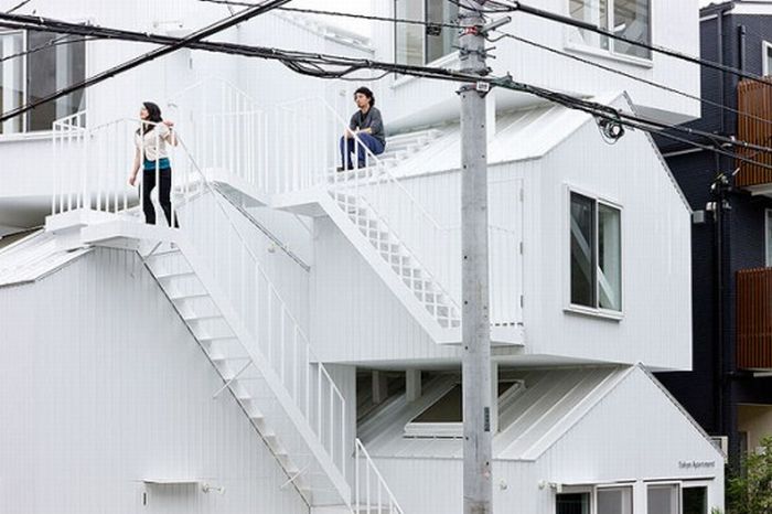Необычный жилой дом в Токио (10 фото)