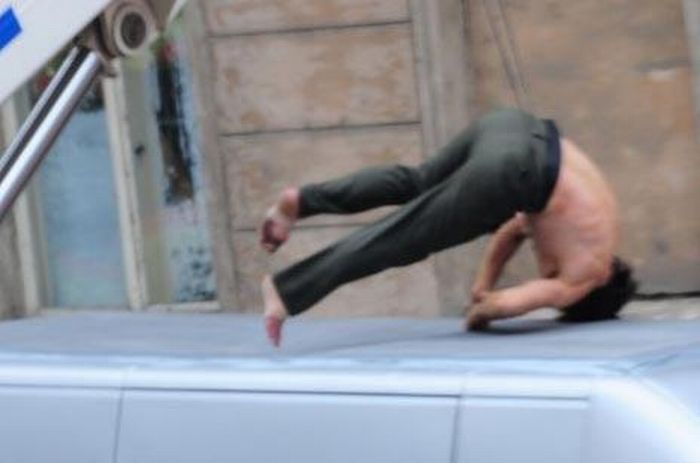 Том Круз во время съемок Миссия Невыполнима 4 в Праге (11 фото)
