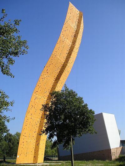 Самый высокий скалодром в мире (11 фото)