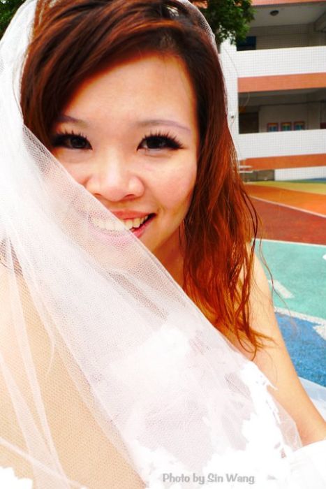 Женщина вышла замуж сама за себя (11 фото)