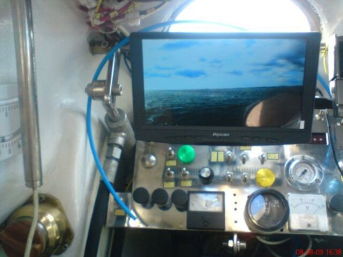 Единственная в России личная подводная лодка (29 фото)