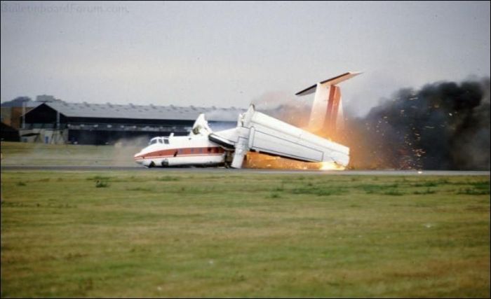 Аварии самолетов (40 фото)