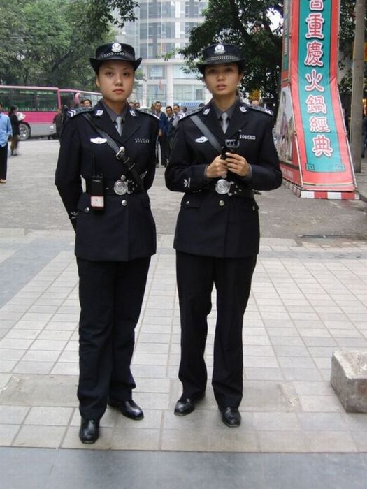 Женщины-полицейские из разных стран (53 фото)