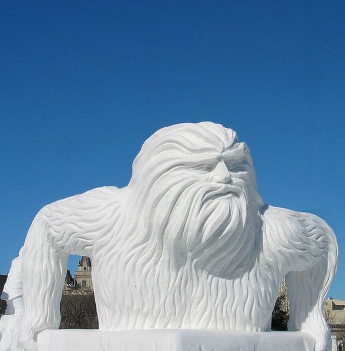 Скульптуры изо льда и снега в Харбине - CGTN на русском