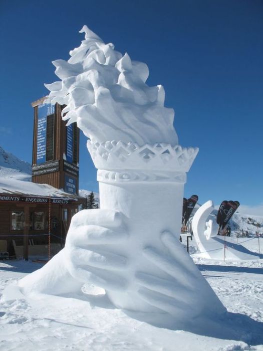 Красивые скульптуры из снега (53 фото)