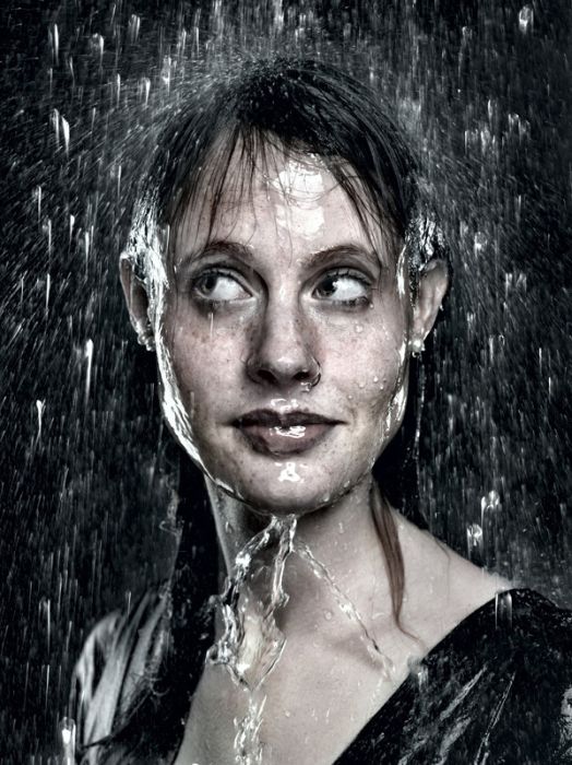 Отличные портреты под дождем (12 фото)
