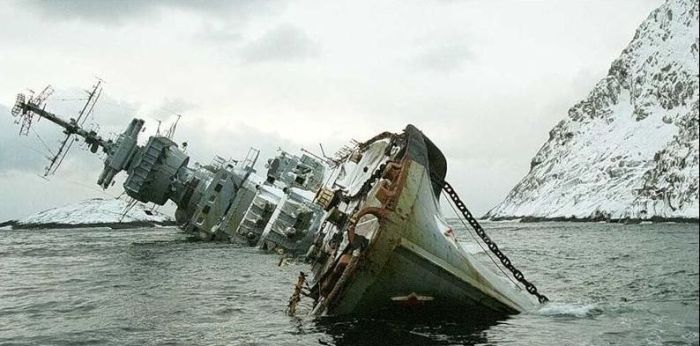 Заброшенные и пострадавшие корабли (67 фото)