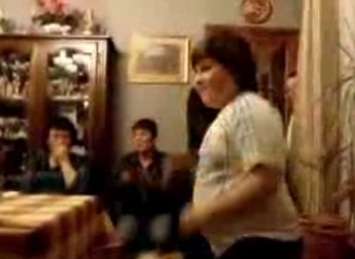 Малыш зажигает под песню Michael Jackson - Beat It