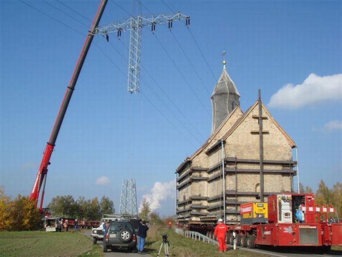 Новый дом для старой церкви (15 фото + видео)