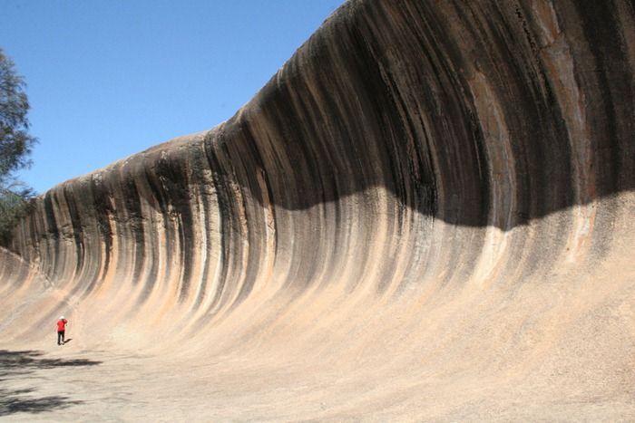 Скала в форме волны (5 фото)