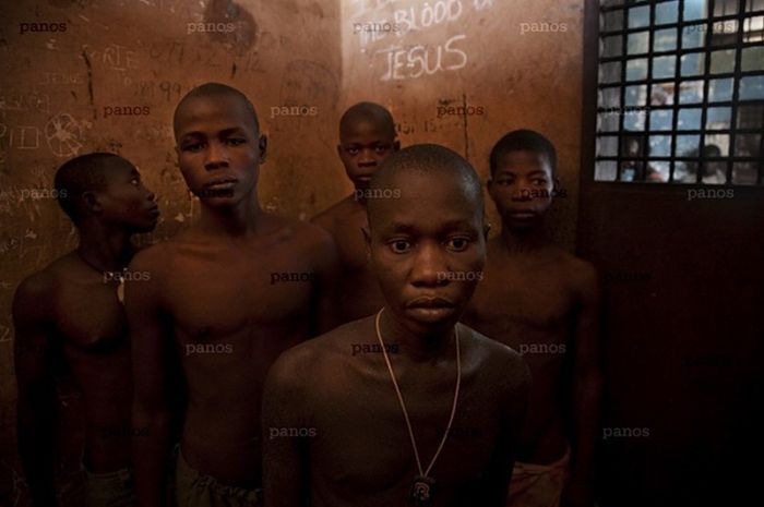 Тюрьма в Сьерра-Леоне (26 фото)
