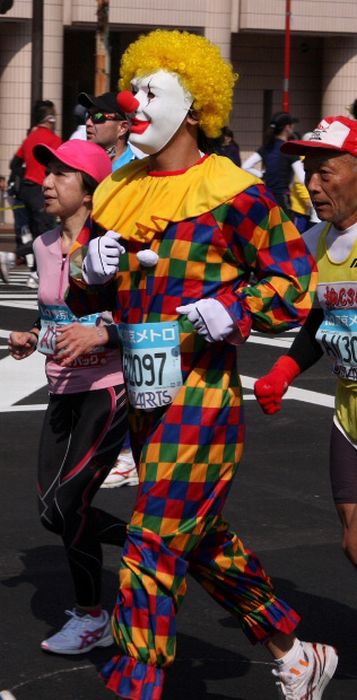 Лучшие костюмы с марафона в Токио 2011 (30 фото)