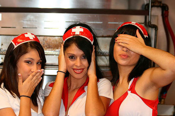 Девушки из ресторана "Сердечный приступ" (34 фото)