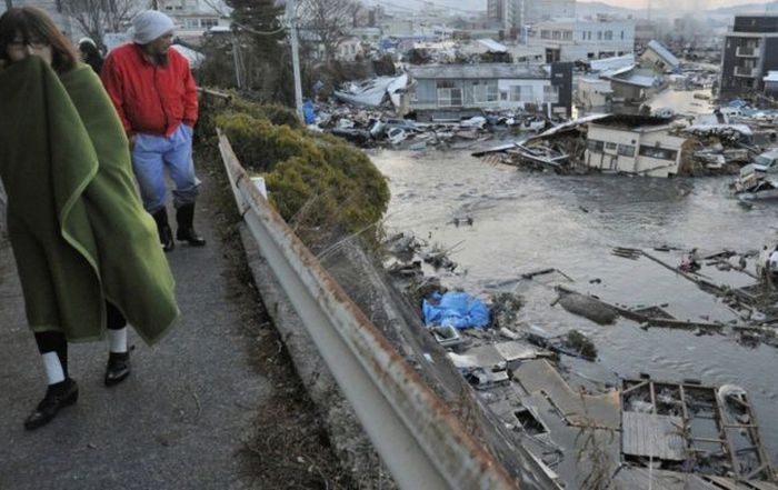 Последствия землетрясения в Японии (238 фото, разбито на две страницы)