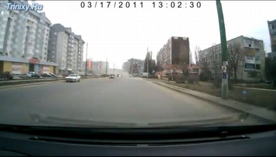Как чистят дороги в Кишиневе (11.5 мб)