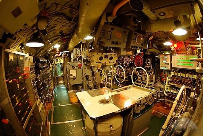 На подводной лодке (50 фото)