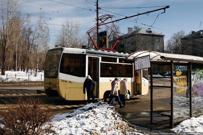 Экспериментальный мини-трамвай запущен в Москве (9 фото)