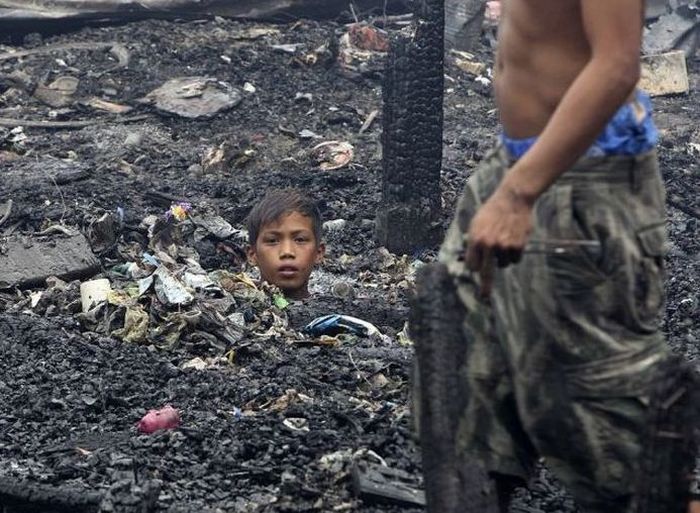 После пожара на Филиппинах (22 фото)