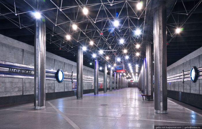 Космическая станция метро в Новосибирске (19 фото)