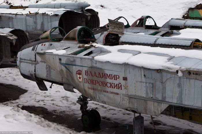 Кладбище самолетов МиГ-31 (26 фото)