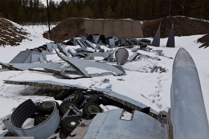 Кладбище самолетов МиГ-31 (26 фото)