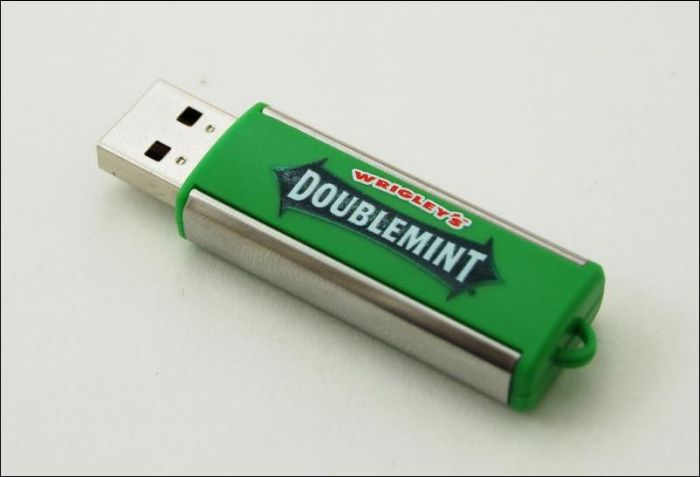 Креативные и странные флешки USB (24 фото)