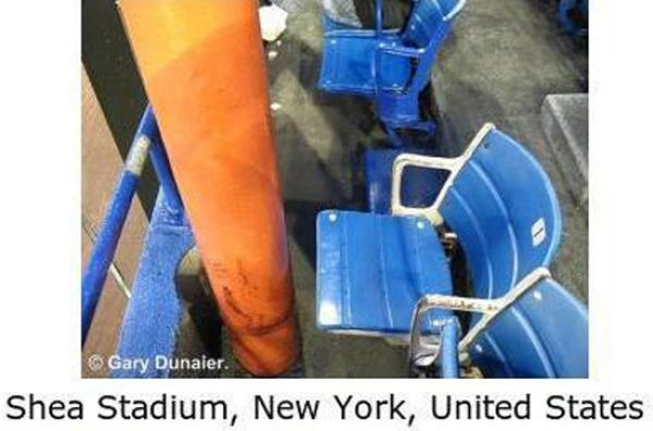 Худшие места на стадионе (16 фото)