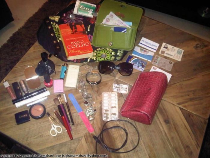 Что в сумках у иранцев? (155 фото)