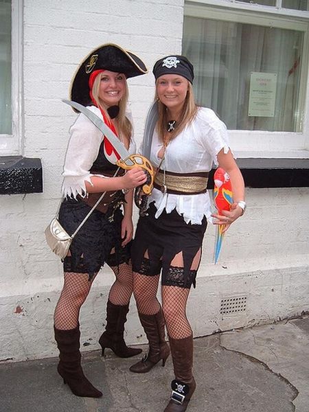 Девушки-пираты (44 фото)