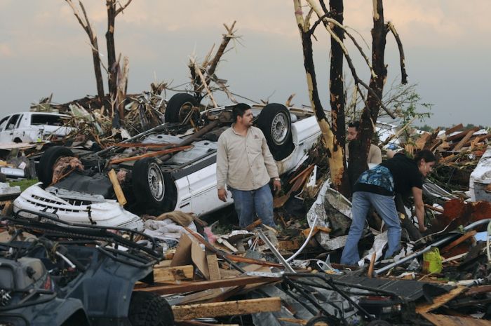 Ужасные последствия торнадо в Миссури (33 фото)