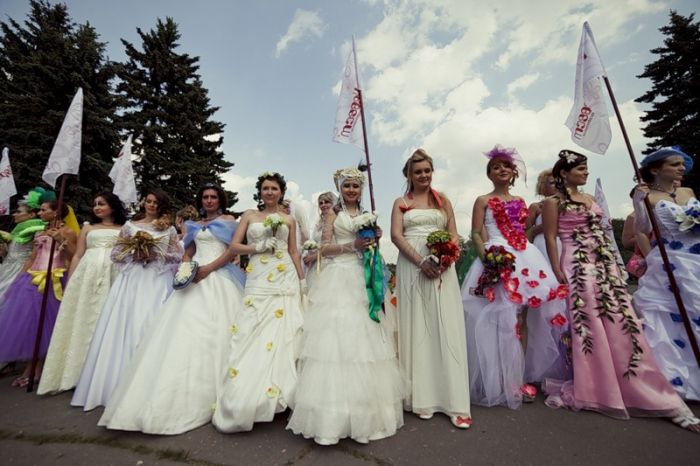 Парад невест в Москве (35 фото)