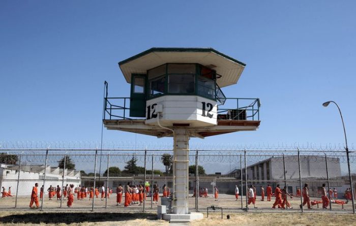Переполненные тюрьмы Калифорнии (11 фото)