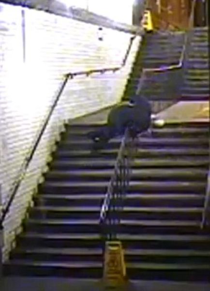 Падение с лестницы (8 фото + видео)