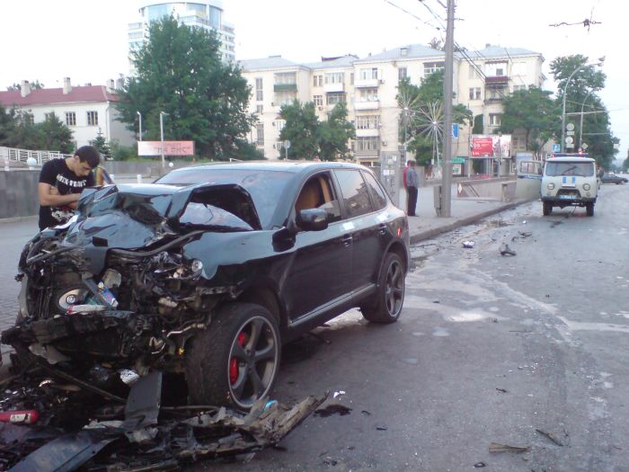 Большая авария на Садовой (8 фото)
