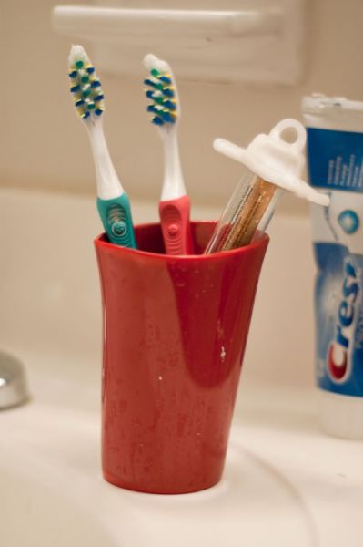 Уникальная зубная щетка (8 фото)