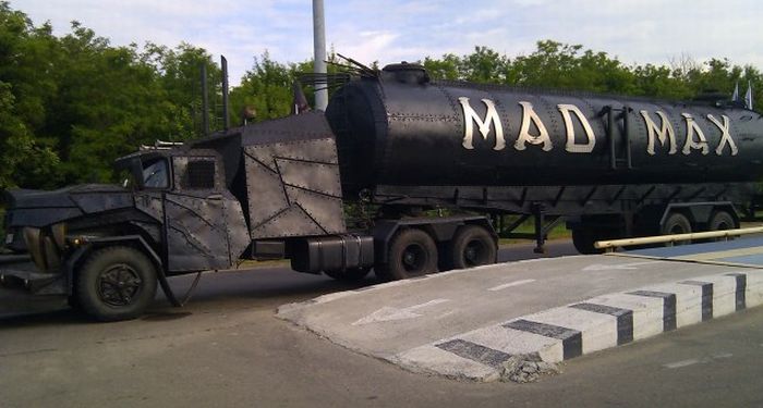 Грузовик Mad Max (5 фото)