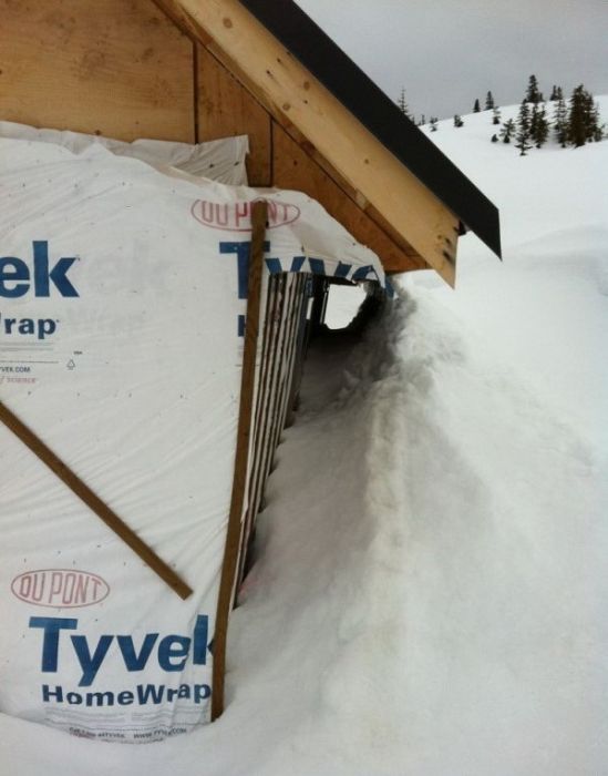 Снег разрушил дома в Ванкувере (11 фото)