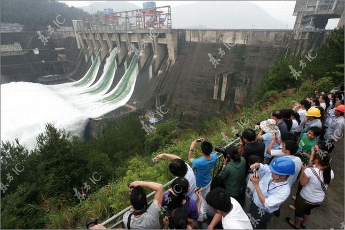 Сброс воды в Китае (30 фото)