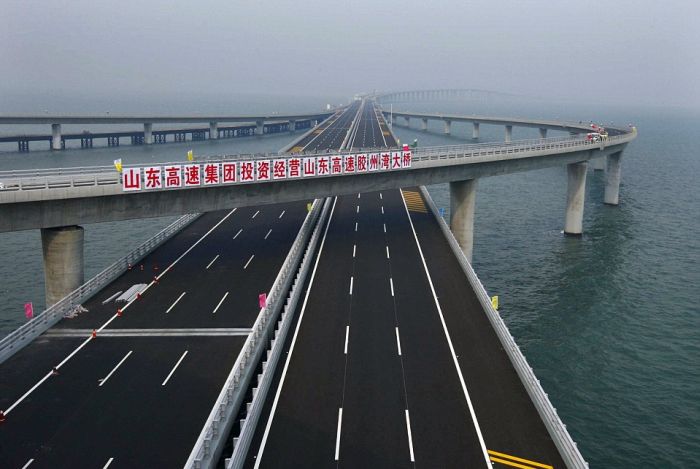 Самый длинный морской мост в мире (14 фото + видео)