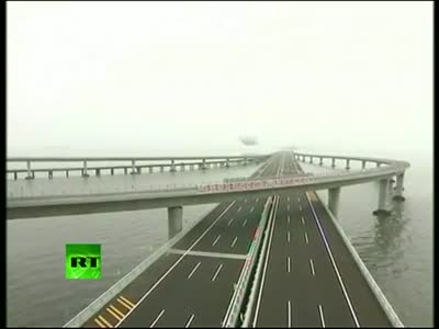 Самый длинный мост в мире, протяженностью 42 километра, был открыт в Китае (5.9 мб)