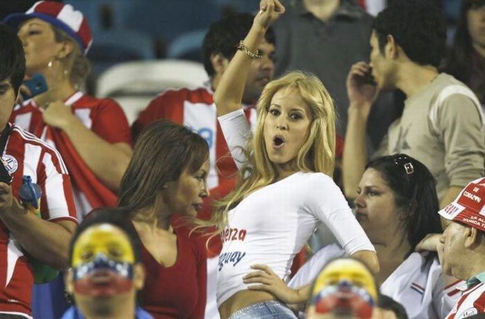 Новая футбольная фанатка сборной Парагвая (14 фото)