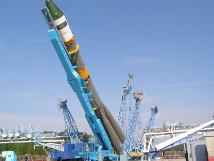 Подготовка ракеты к старту (34 фото)