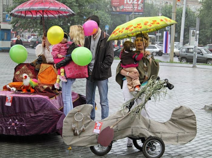 Парад детских колясок (28 фото)