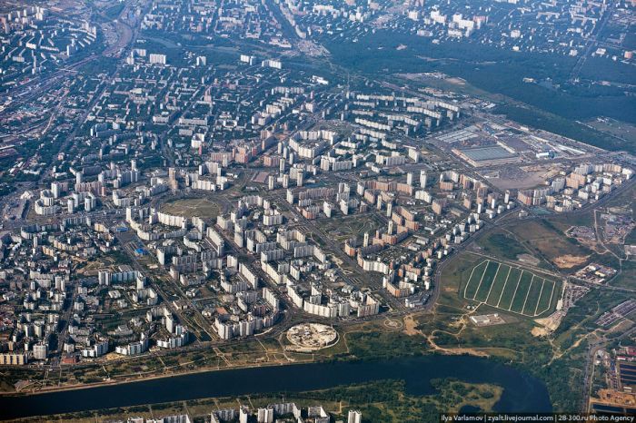 Москва из иллюминатора самолета (18 фото)