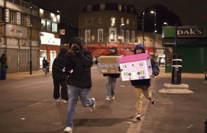 Фотожабы с участием лондонских мятежников (46 фото)