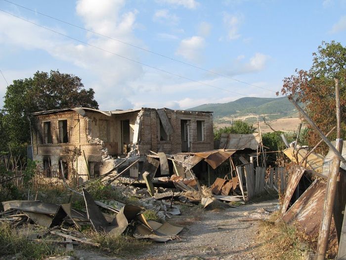 Грузино-абхазский конфликт спустя 3 года (59 фото)