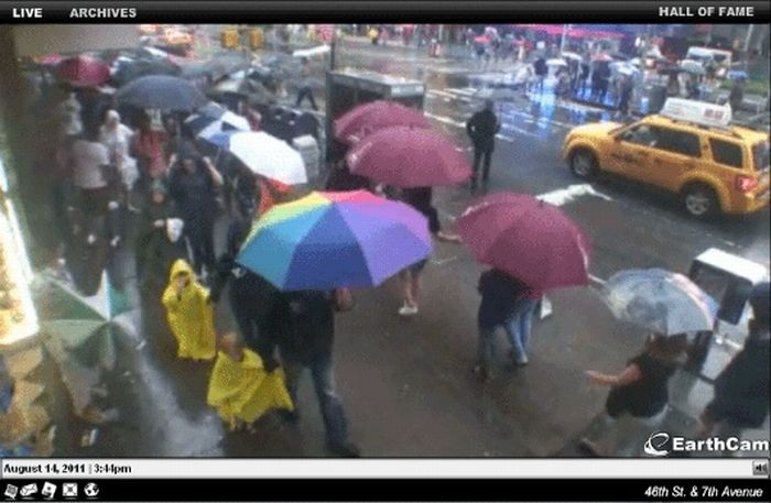 Одинаковые люди на улицах Нью-Йорка (9 фото)