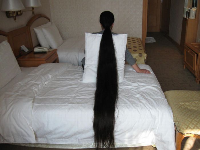 Девушки с длинными волосами. Часть 2 (58 фото)